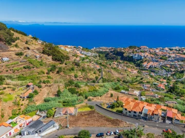 Terreno para Venda em Caniço