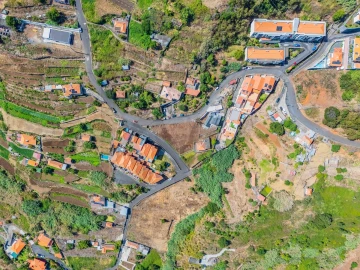 Terreno para Venda em Caniço