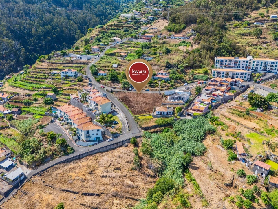 Terreno para Venda em Caniço Foto 12