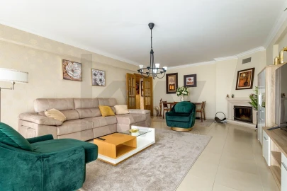 Apartamento T3 para Arrendamento em Queluz e Belas