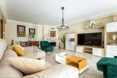 Apartamento T3 para Arrendamento em Queluz e Belas