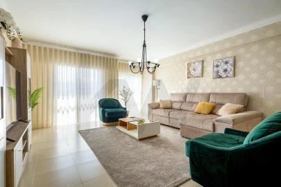 Apartamento T3 para Arrendamento em Queluz e Belas