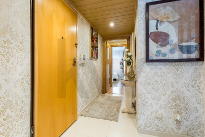 Apartamento T3 para Arrendamento em Queluz e Belas