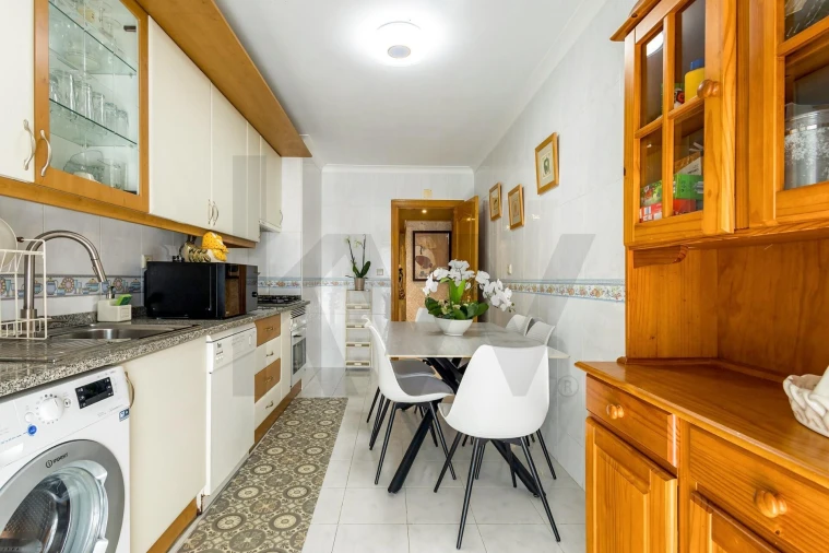 Apartamento T3 para Arrendamento em Queluz e Belas Foto 11
