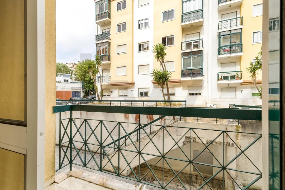 Apartamento T3 para Arrendamento em Queluz e Belas Foto 5