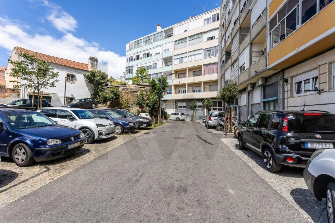 Apartamento T1 para Venda em Ajuda Foto 17
