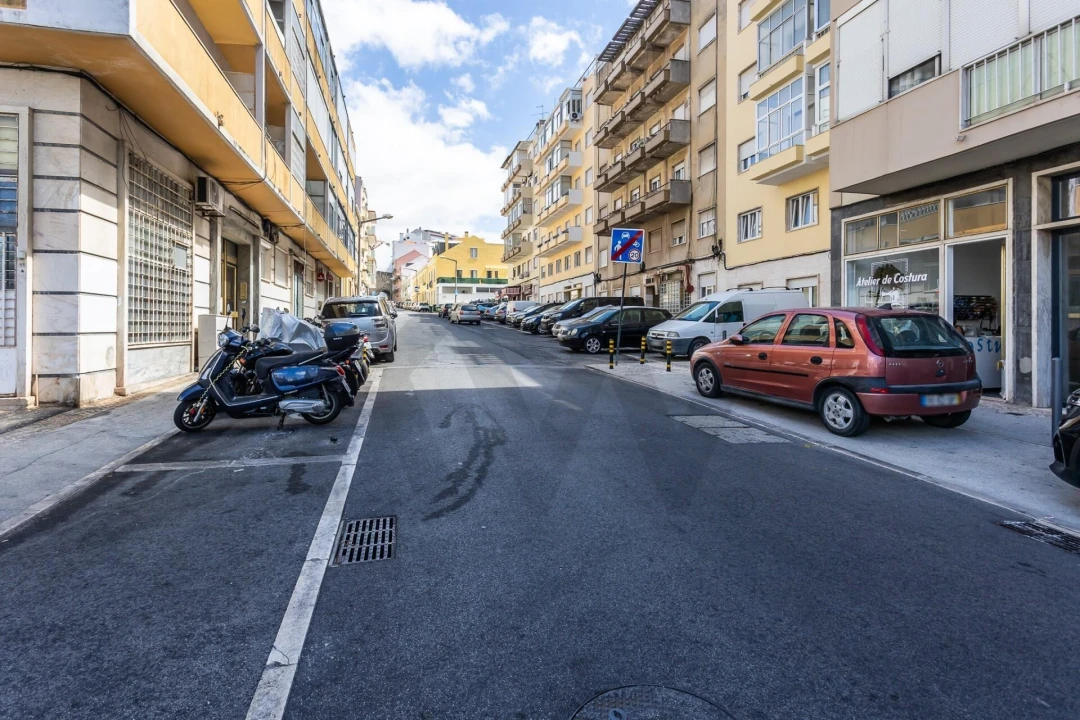 Apartamento T1 para Venda em Ajuda Foto 15