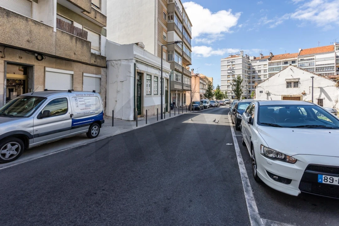 Apartamento T1 para Venda em Ajuda Foto 16