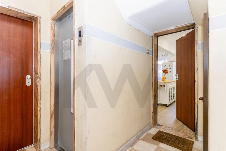 Apartamento T1 para Venda em Ajuda Foto 12