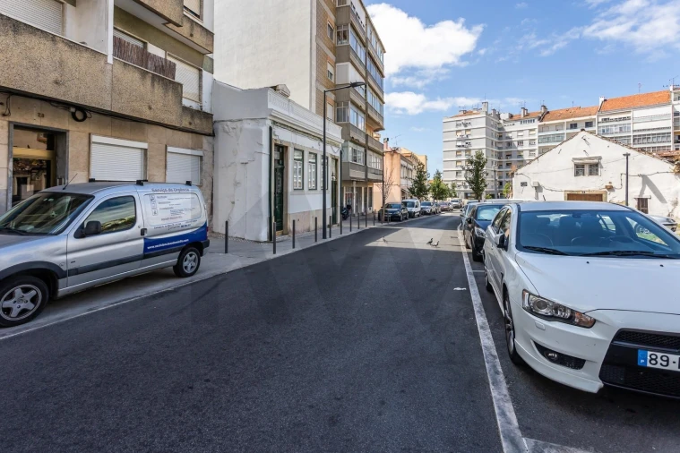 Apartamento T1 para Venda em Ajuda Foto 16