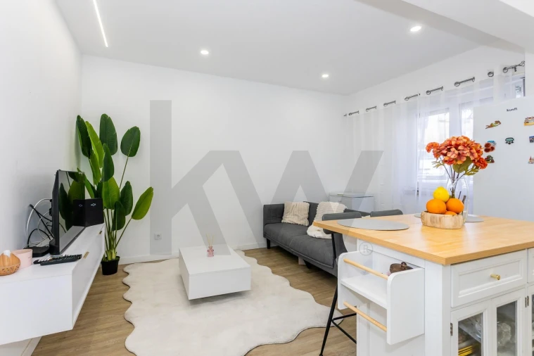 Apartamento T1 para Venda em Ajuda Foto 11
