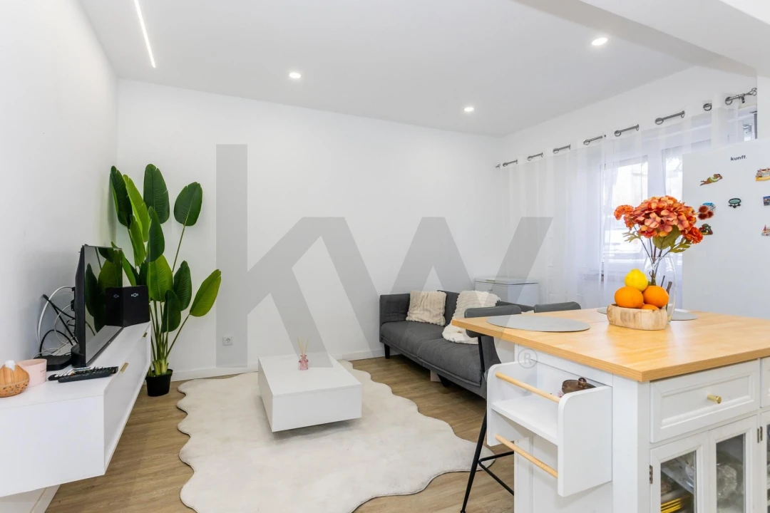 Apartamento T1 para Venda em Ajuda Foto 11