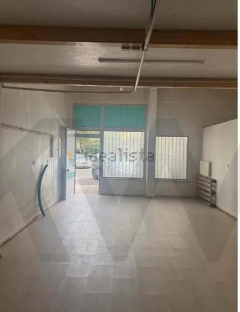 Loja para Venda em Loures