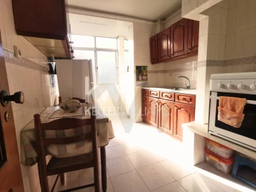 Apartamento T2 para Venda em Benfica