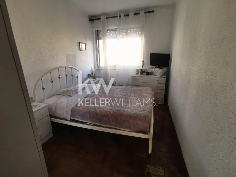 Apartamento T2 para Venda em Benfica Foto 5