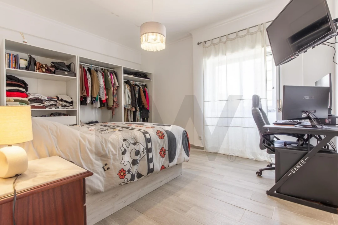 Apartamento T2 para Venda em Corroios Foto 16