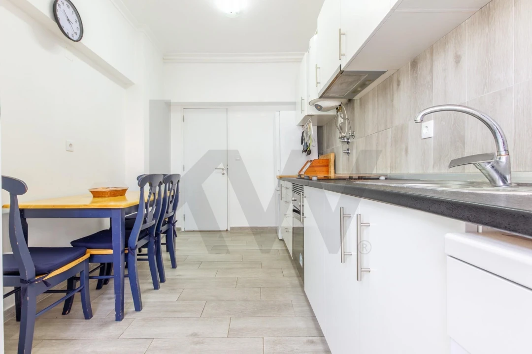 Apartamento T2 para Venda em Corroios Foto 12