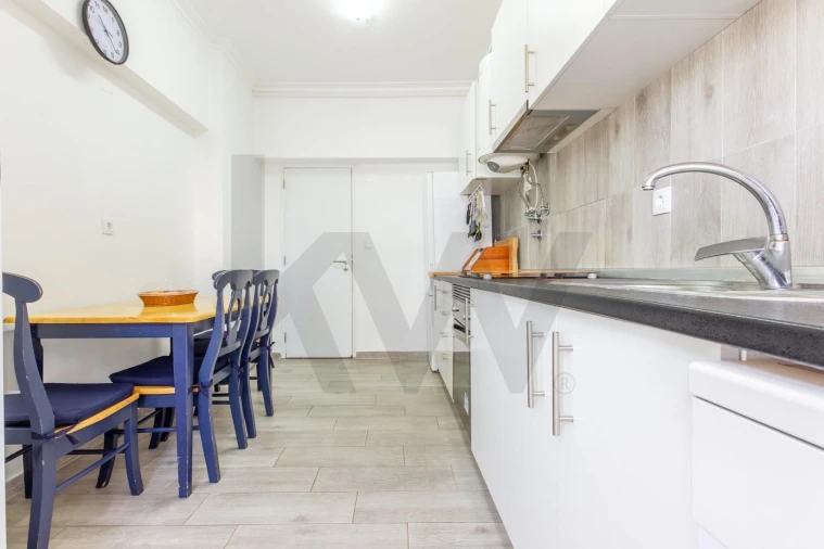 Apartamento T2 para Venda em Corroios Foto 12