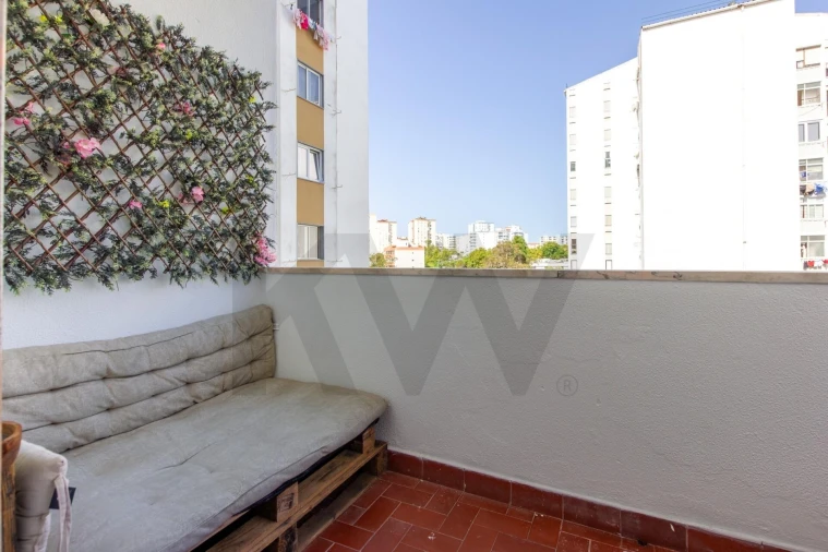 Apartamento T2 para Venda em Corroios Foto 10