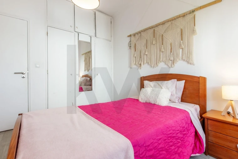 Apartamento T2 para Venda em Corroios Foto 15