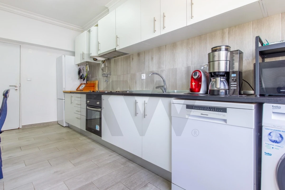Apartamento T2 para Venda em Corroios Foto 11