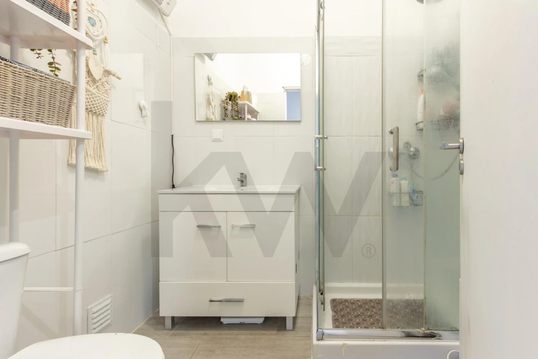 Apartamento T2 para Venda em Corroios Foto 13
