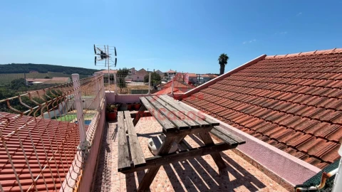 Moradia T2 para Venda em Cadaval e Pêro Moniz