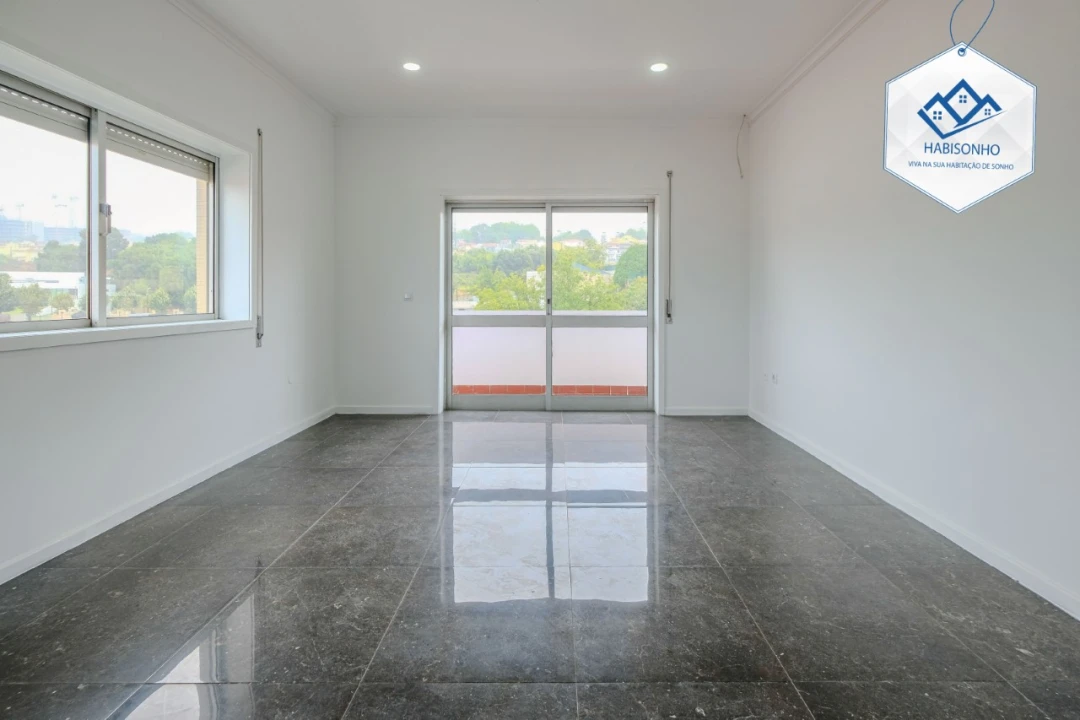 Apartamento T3 para Venda em Fânzeres e São Pedro da Cova Foto 1