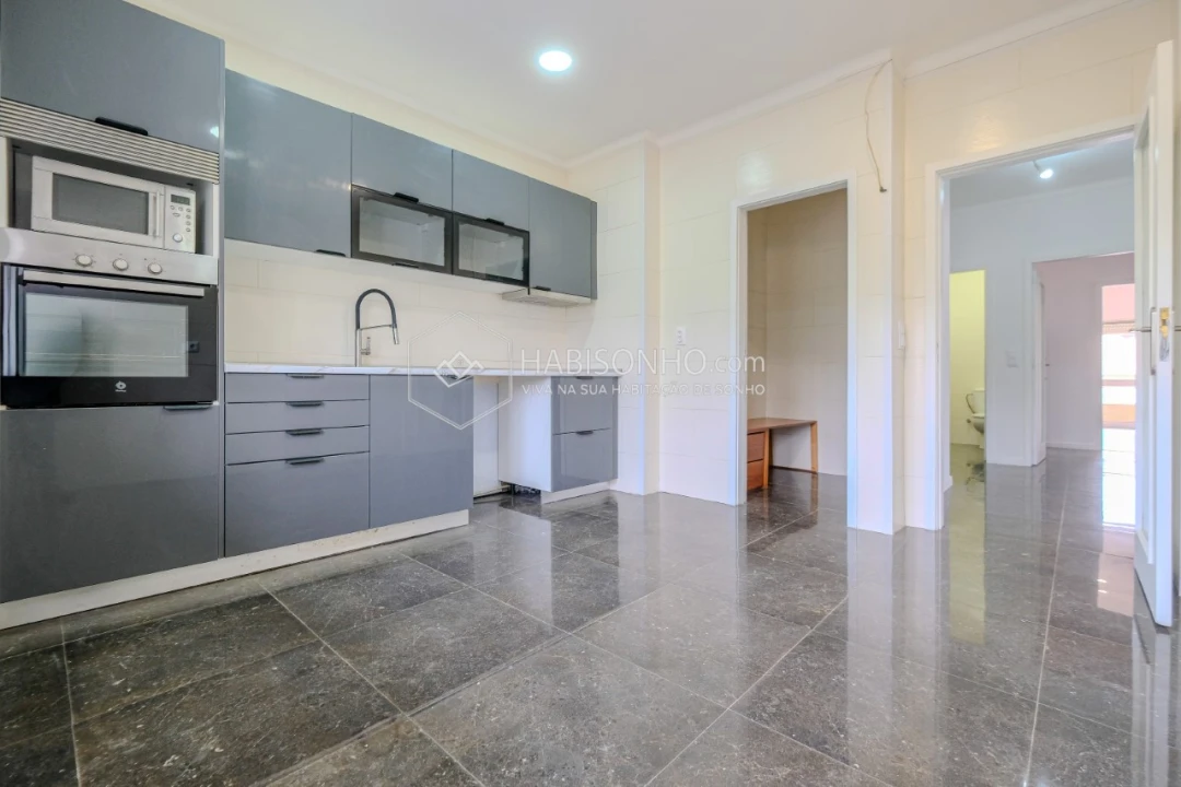 Apartamento T3 para Venda em Fânzeres e São Pedro da Cova Foto 11