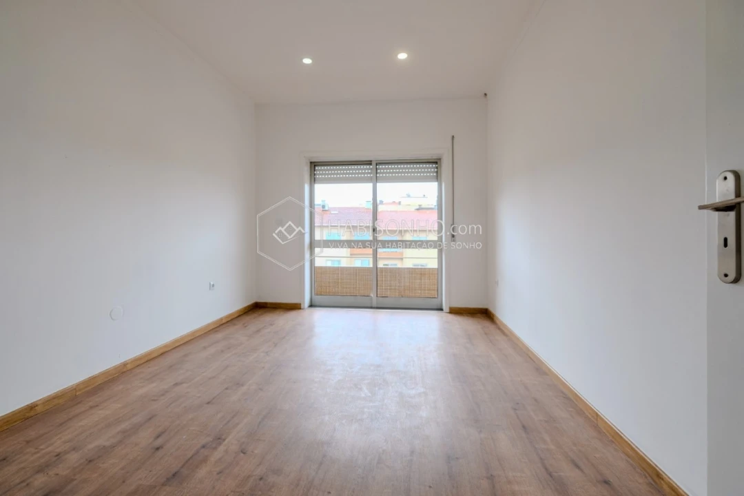 Apartamento T3 para Venda em Fânzeres e São Pedro da Cova Foto 14