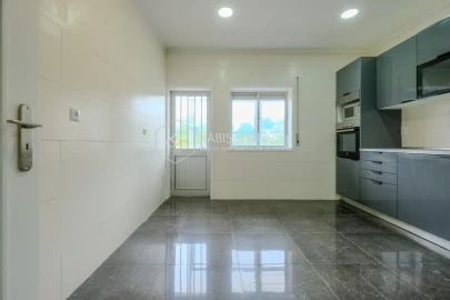 Apartamento T3 para Venda em Fânzeres e São Pedro da Cova