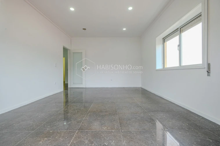 Apartamento T3 para Venda em Fânzeres e São Pedro da Cova Foto 2