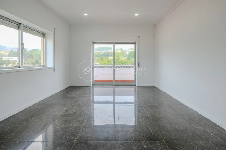 Apartamento T3 para Venda em Fânzeres e São Pedro da Cova Foto 3