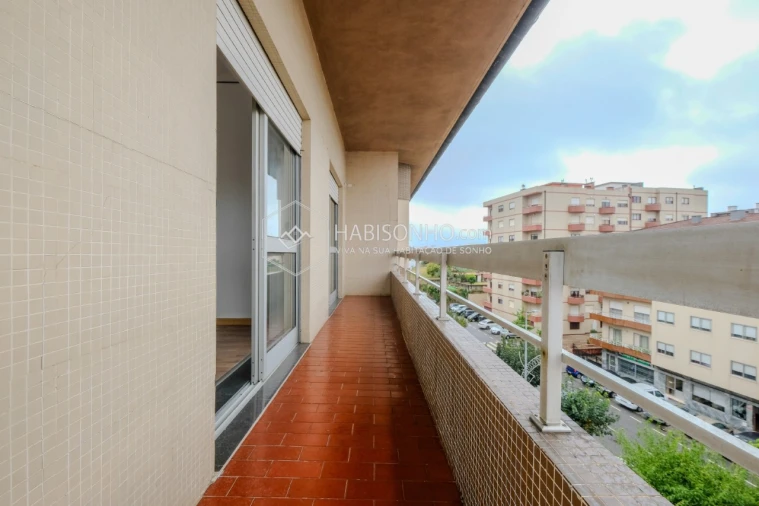 Apartamento T3 para Venda em Fânzeres e São Pedro da Cova Foto 15