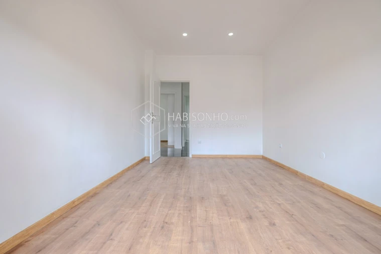 Apartamento T3 para Venda em Fânzeres e São Pedro da Cova Foto 18