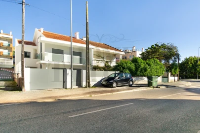 Moradia T4 para Venda em Costa da Caparica