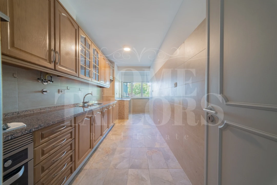Apartamento T4 para Venda em São Domingos de Rana Foto 3