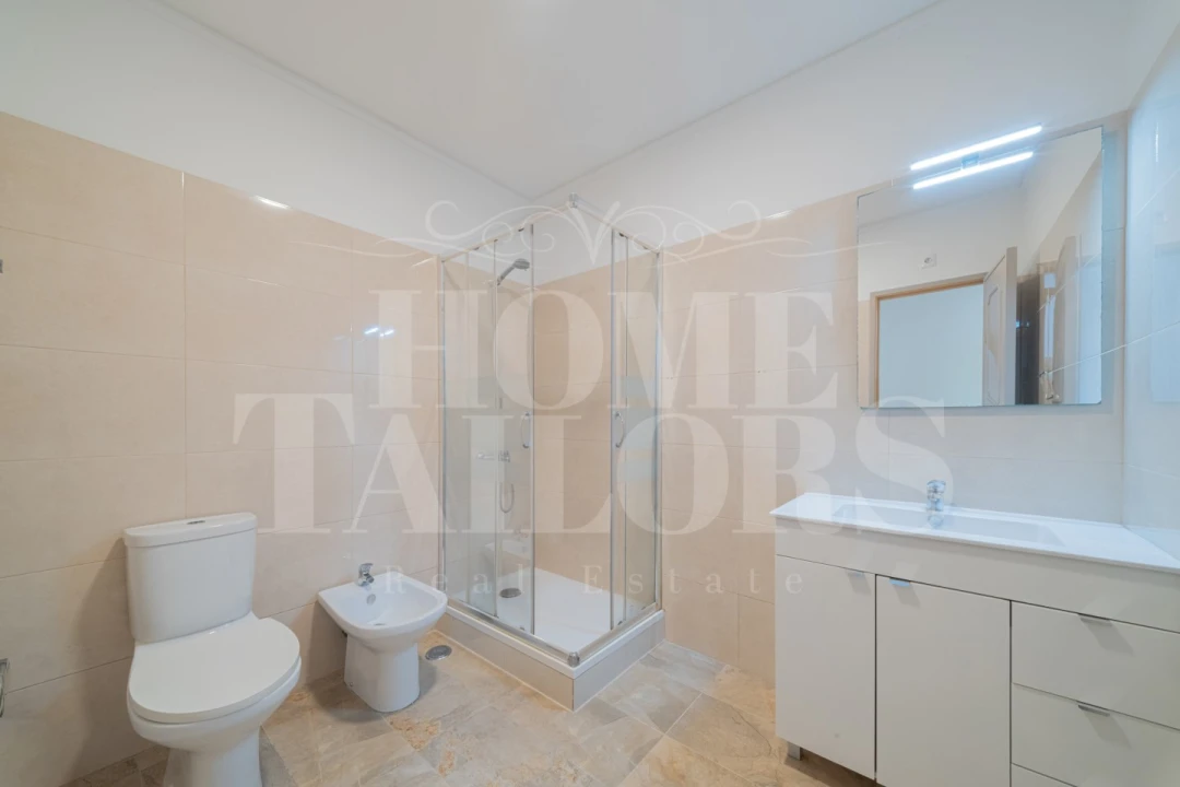 Apartamento T4 para Venda em São Domingos de Rana Foto 10