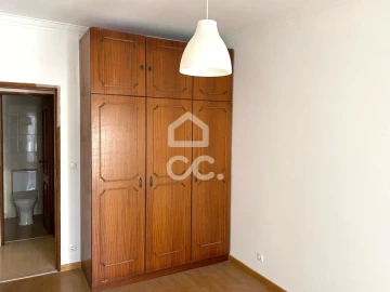 Apartamento T3 para Arrendamento em Amora