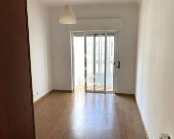 Apartamento T3 para Arrendamento em Amora