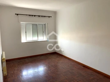 Apartamento T3 para Arrendamento em Amora