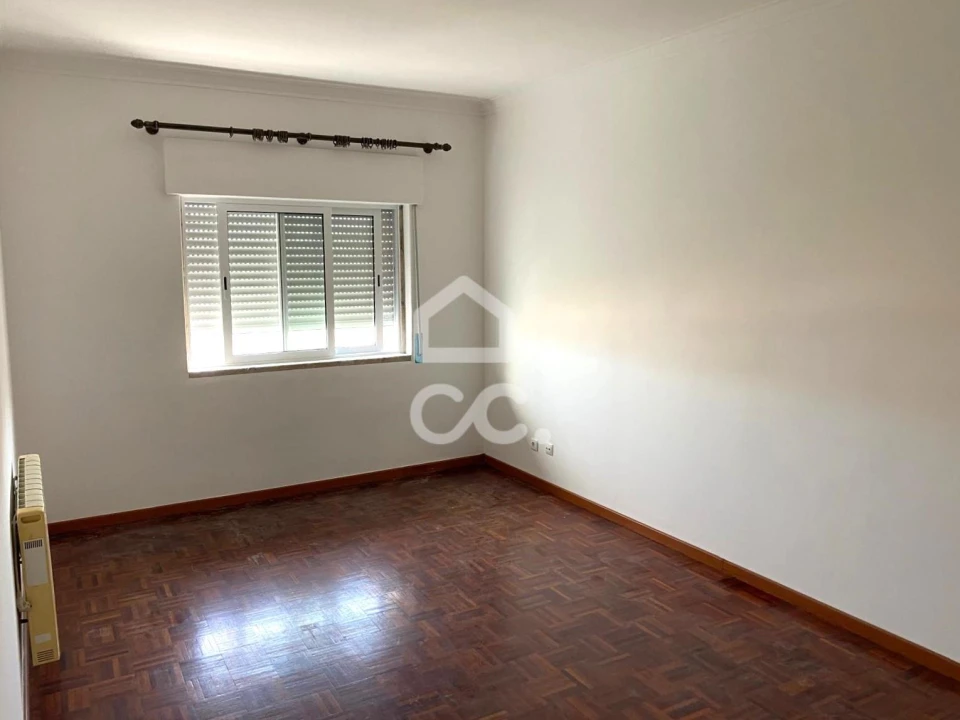 Apartamento T3 para Arrendamento em Amora Foto 3