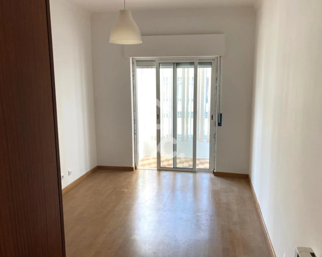 Apartamento T3 para Arrendamento em Amora Foto 12