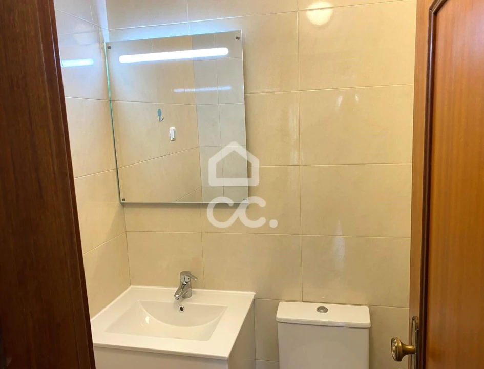 Apartamento T3 para Arrendamento em Amora Foto 7