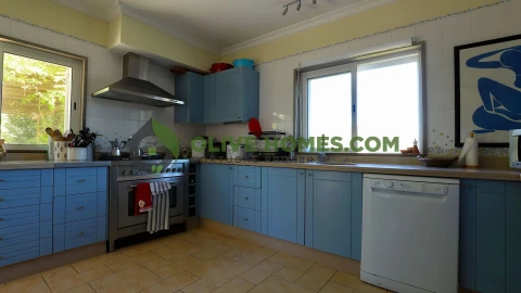 Moradia T4 para Venda em Santa Catarina da Fonte do Bispo