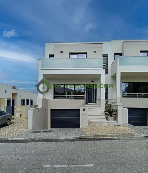 Moradia T3 para Venda em Montenegro