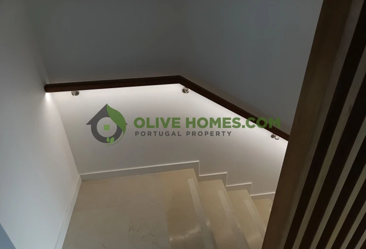 Moradia T3 para Venda em Montenegro Foto 22