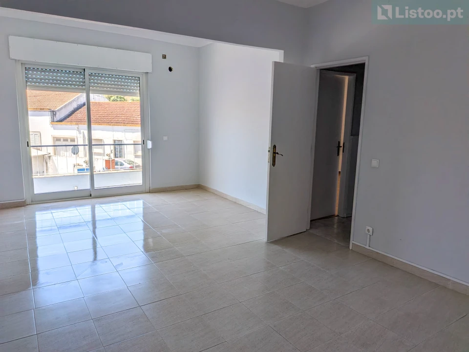 Apartamento T2 para Venda em Algés, Linda-A-Velha e Cruz Quebrada-Dafundo Foto 4
