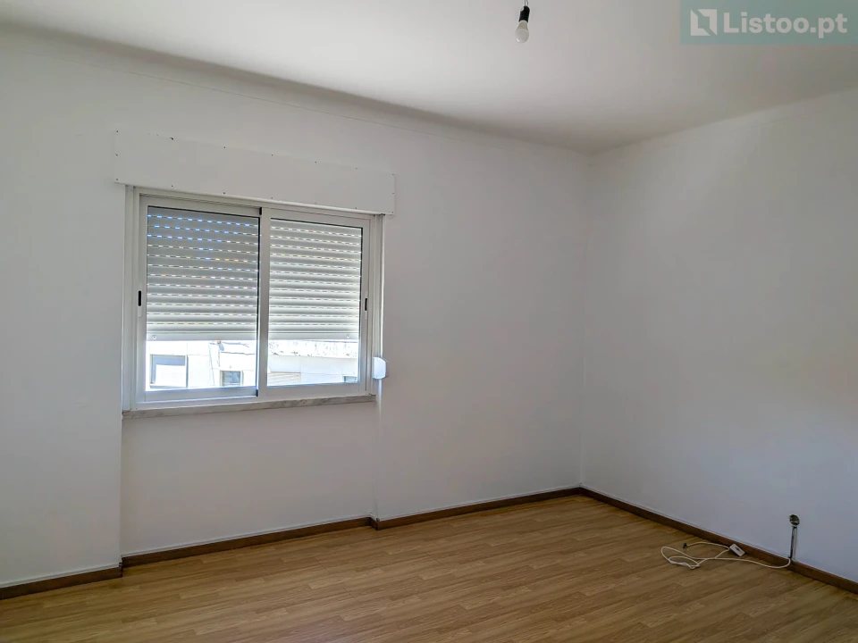 Apartamento T2 para Venda em Algés, Linda-A-Velha e Cruz Quebrada-Dafundo Foto 13