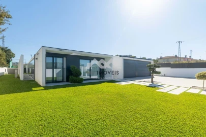 Moradia T5 para Venda em Bougado (São Martinho e Santiago)